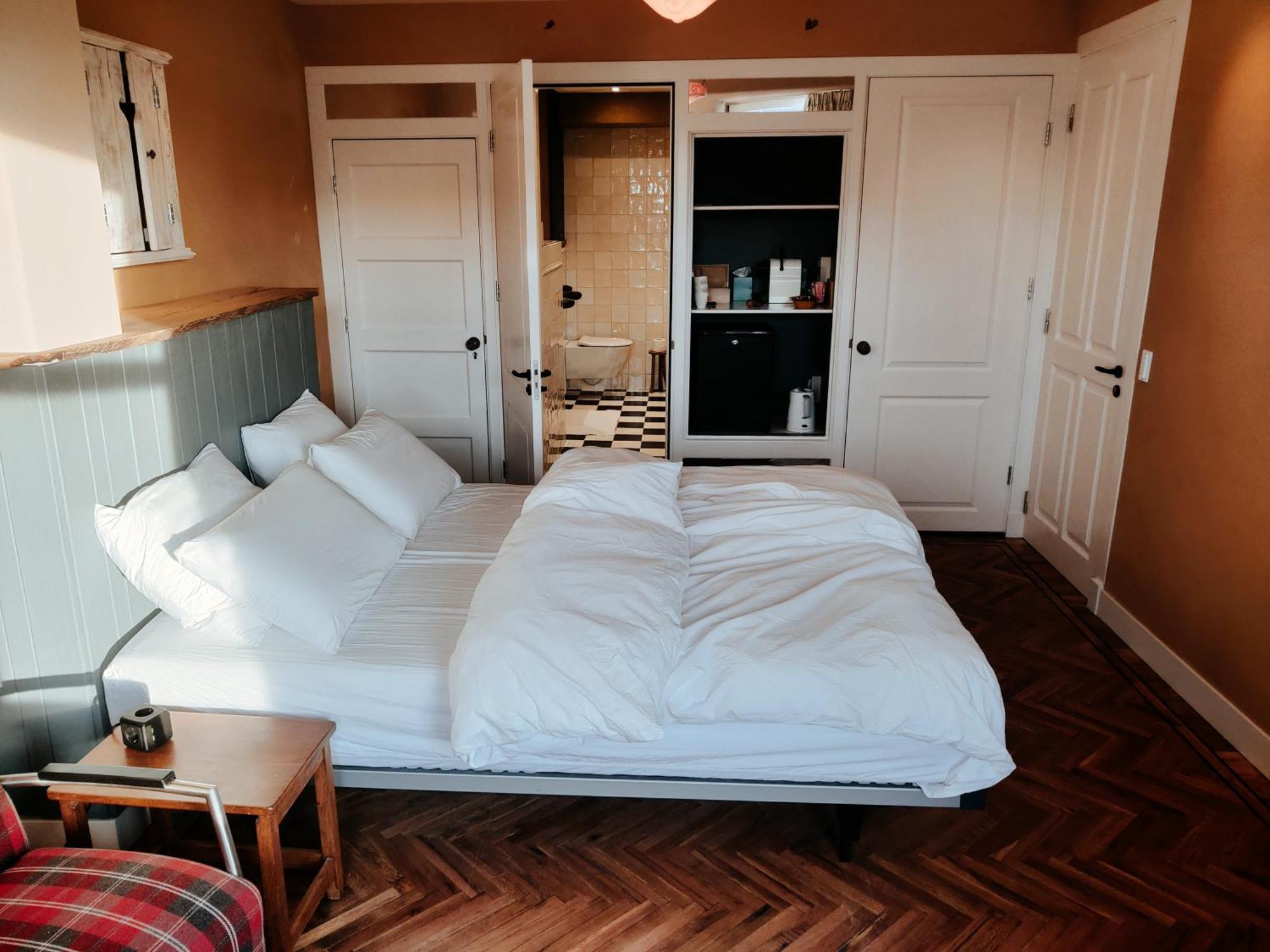 B&B House Of Straw Amsterdam Bagian luar foto