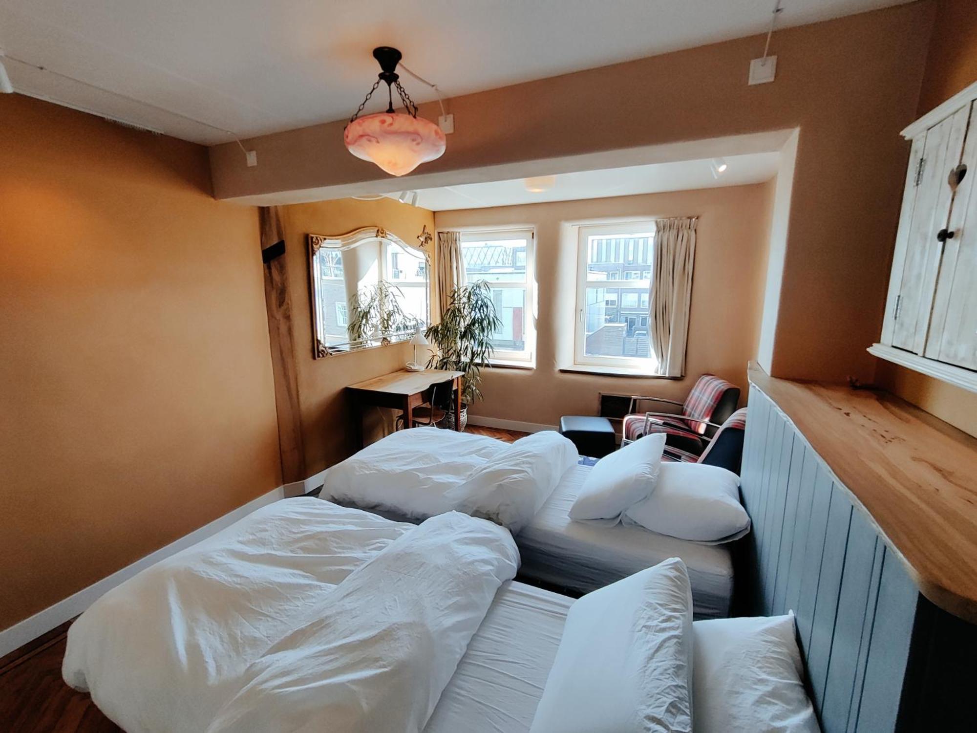 B&B House Of Straw Amsterdam Bagian luar foto